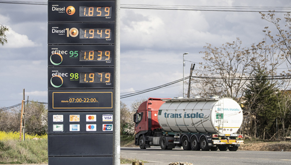 La guàrdia civil evita un incendi en una gasolinera a la Font de la Figuera