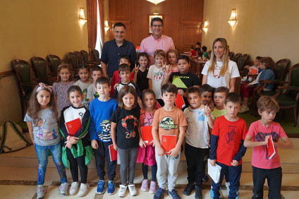 Alumnat d’infantil i primària del CEIP Carmelo Ripoll visita l’Ajuntament d’Ontinyent