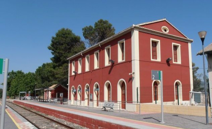 Ontinyent reclama que no s&#039;aprofite la pandèmia per acabar amb el tren