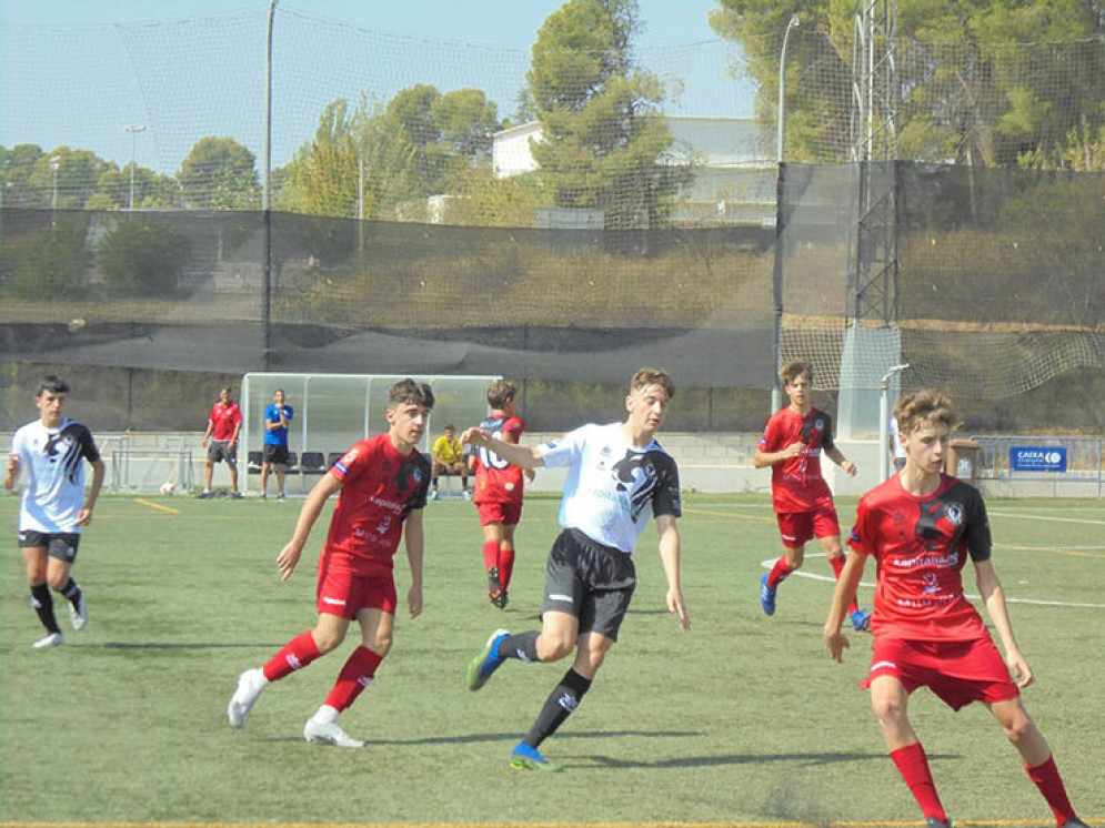 Primer cap de setmana d&#039;amistosos per a quasi tota l&#039;escola del CD EB Ontinyent