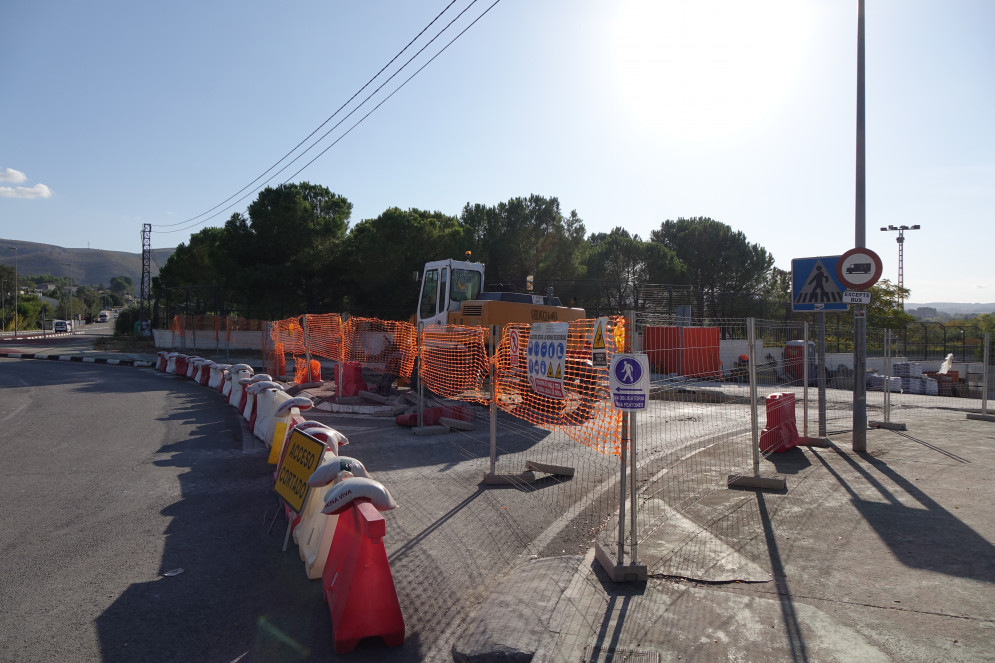 Les obres de canalització de pluvials a la CV-81 evitaran les inundacions a la rotonda d’accés al poliesportiu