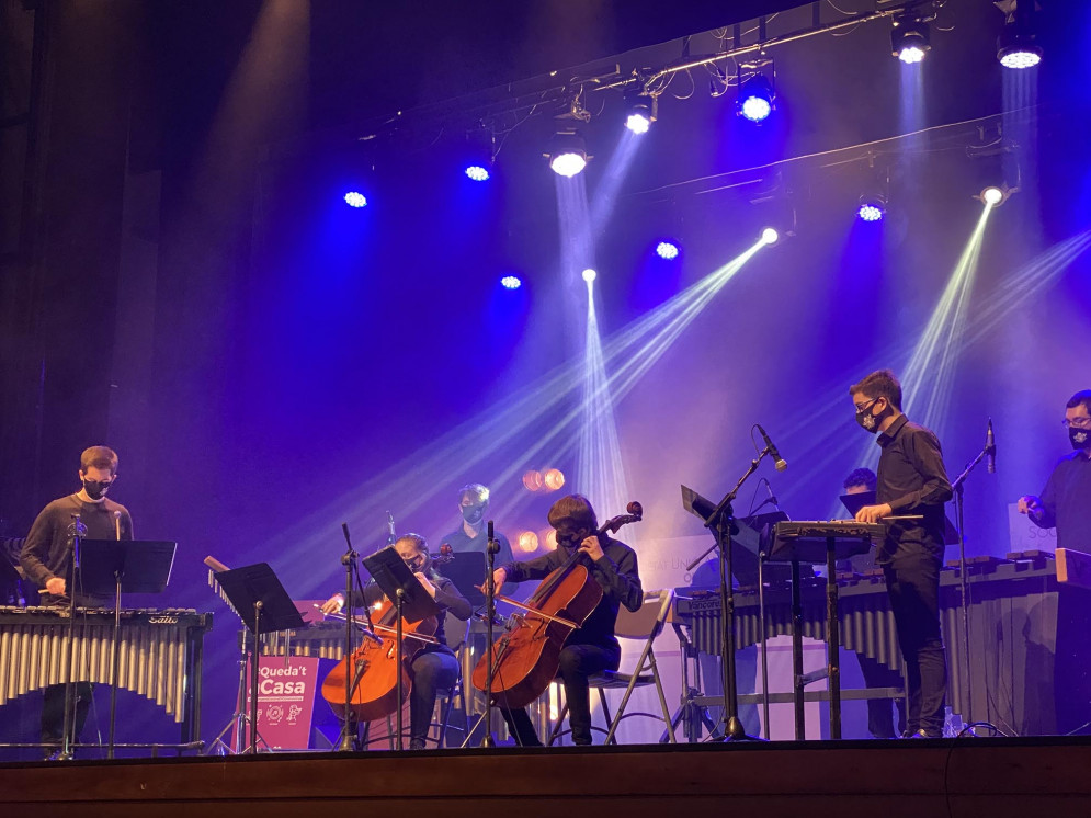 &quot;Queda’t a casa&quot; reprèn aquest dissabte les actuacions musicals amb Grupo Eñe i l’Associació Tot per la música