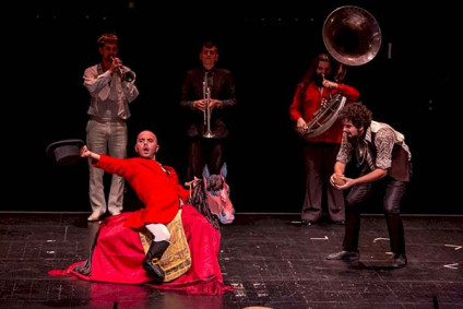 L’espectacle “Satisfacshow” combinarà música, teatre i humor aquest diumenge al Teatre Echegaray