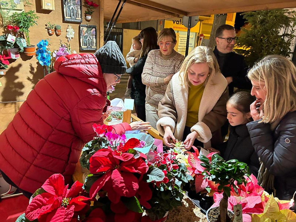 La segona edició del Mercat de Nadal d’Ontinyent conclou amb èxit de participació, de públic i de compres