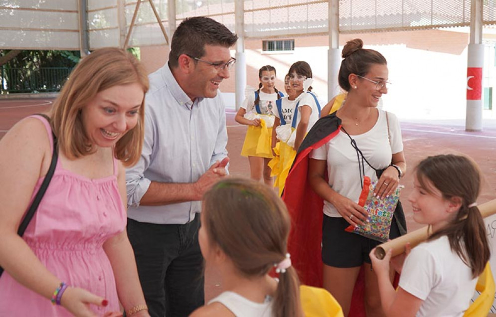 Les escoles d’estiu d’Ontinyent finalitzen amb una jornada dedicada als Moros i Cristians