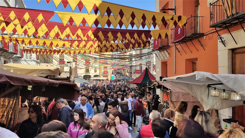 Ontinyent Medieval viu l’edició més multitudinària dels últims anys