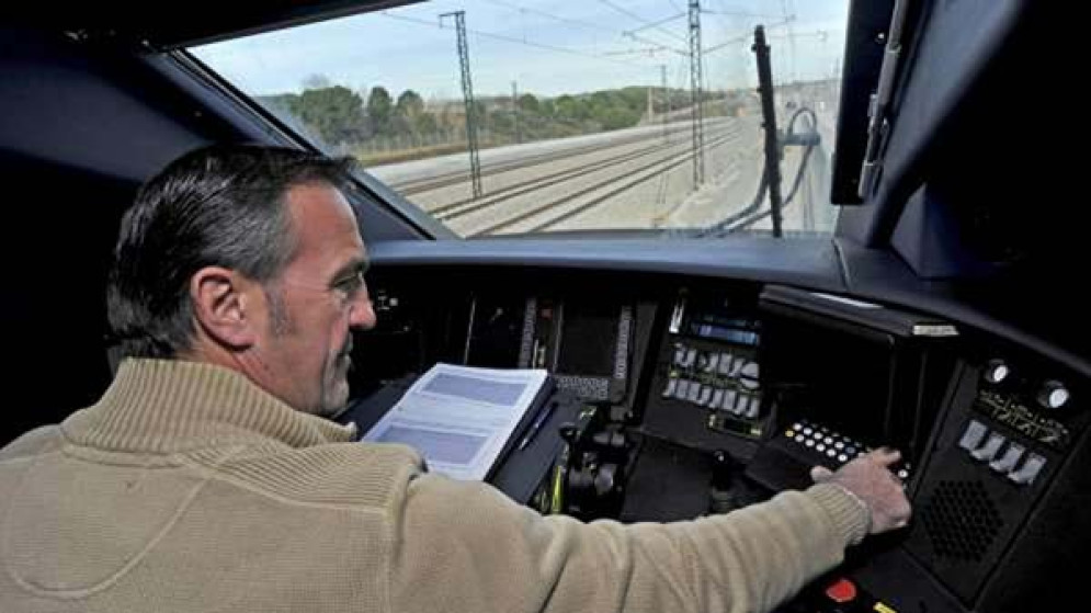 Renfe convoca una oferta de empleo para incorporar a otros 400 maquinistas a la empresa