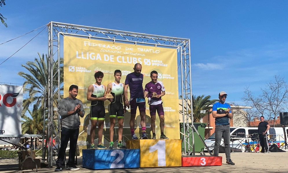 Més de 30 triatletes ontinyentins participen als duatlons de Castelló de la Ribera