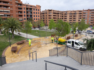 Ontinyent efectua una neteja intensiva de 26 parcs públics i zones verdes escolars