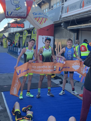 Pòdium per al club Triatló Ontinyent en la primera prova de la temporada