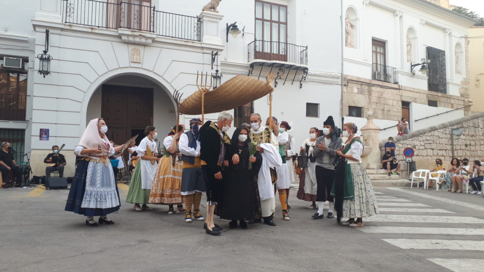 La fusió d’òpera, pop i rock del grup “Divina’s” reuneix 200 persones a la Glorieta d’Ontinyent