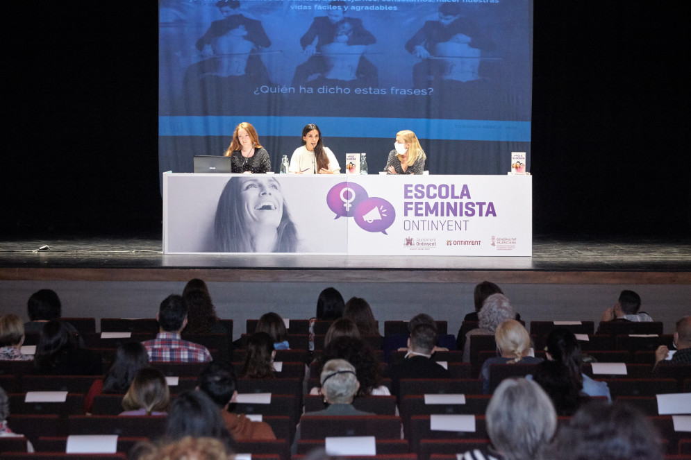 Towanda Rebels reflexionen sobre els reptes del feminisme en l’obertura de la I Escola Feminista d’Ontinyent