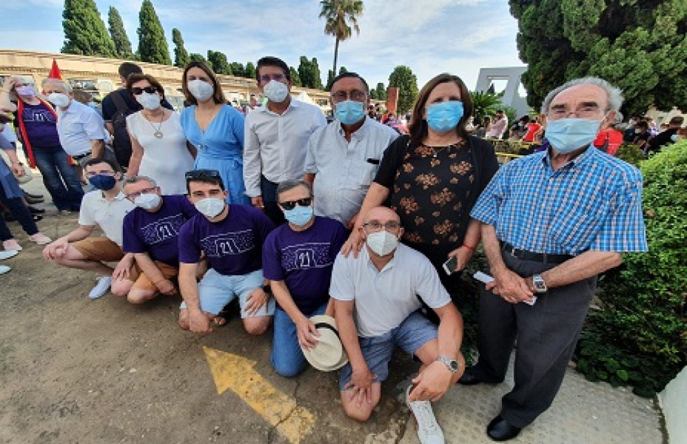 Jorge Rodríguez acompanya a les famílies ontinyentines en l’inici de la recuperació de les restes de la Fossa 21 de Paterna