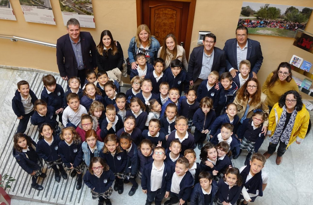 Alumnat de primària del col·legi Sant Josep visita l’Ajuntament d&#039;Ontinyent