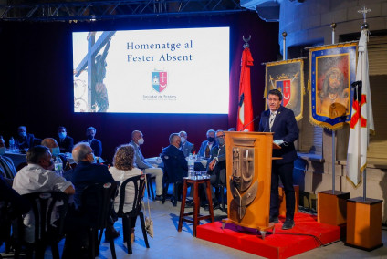 L’Alcalde d&#039;Ontinyent fa una crida “a eixir millors d’esta&quot; en l’acte d&#039;Homenatge al Fester Absent