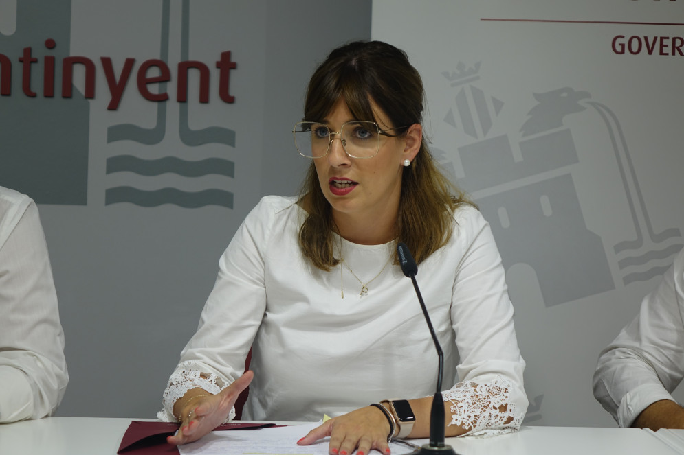 Ontinyent ajuda a 23 persones majors i amb pocs recursos a comprar aparells audífons