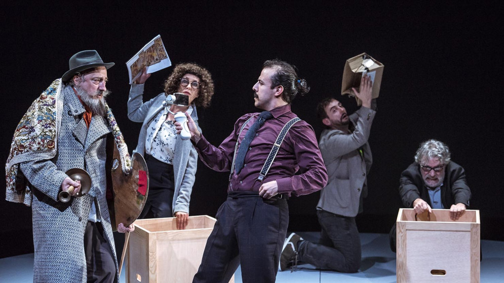 La històrica companyia Els Joglars porta al Teatre Echegaray d’Ontinyent la sàtira “Senyor Rossinyol”