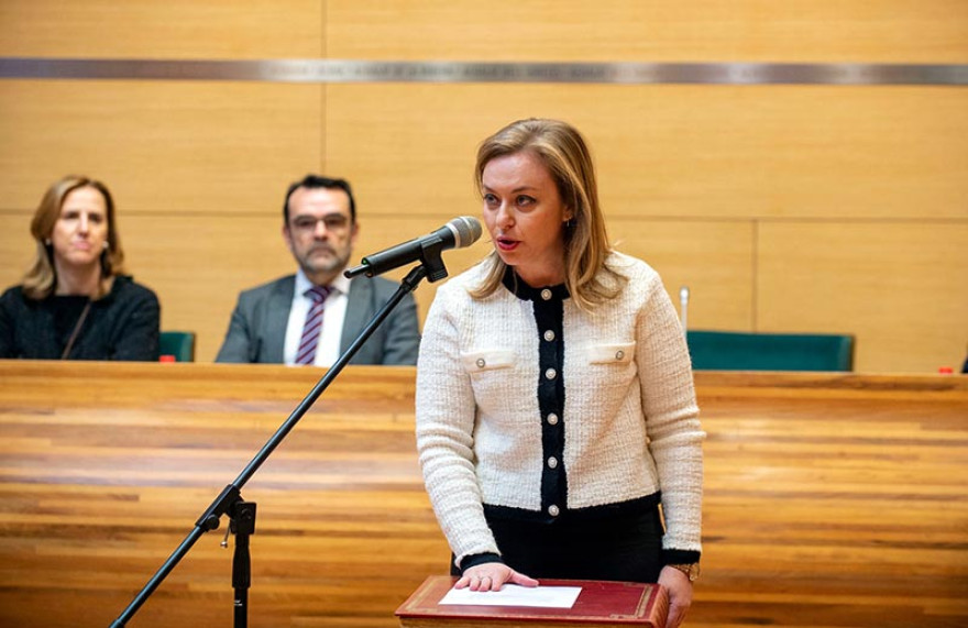 Nàtalia Enguix reivindica la presidència de Jorge Rodríguez en la seua presa de possesió com a diputada per Ontinyent