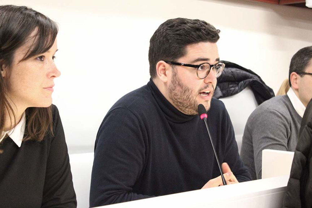 Nico Calabuig: &quot;presentar la nostra moció ha contribuït a iniciar la solució al problema dels cursos als centres  cívics&quot;