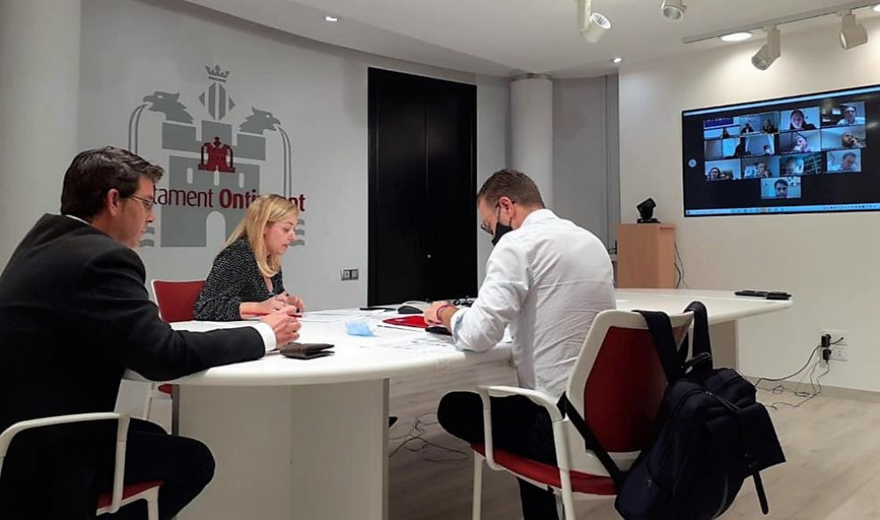 Ontinyent rebaixa del 20 al 15% el consum mínim de renovables per accedir a la “bonificació verda” a empreses i particulars