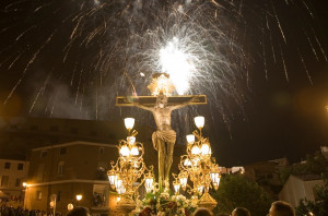 Ontinyent programa un espectacle pirotècnic per a l’arribada del Crist de l’Agonia a Sant Carles