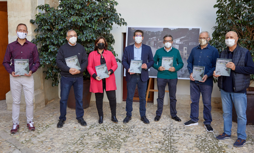 Ontinyent posa a l’abast de la ciutadania “l’històric” catàleg de la mostra de la DANA