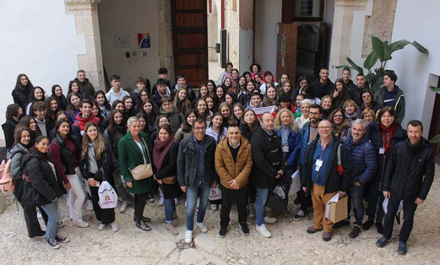 Ontinyent premia l’alumnat amb qual·lificació d’excel·lent en Secundària en la inauguració de la Setmana de la Ciutat Educadora