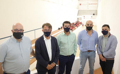 Ontinyent acull la final de Secundària del programa ‘Pilota a l’Escola’ al renovat trinquet municipal